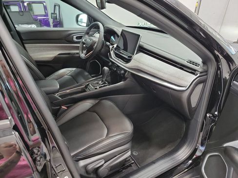 Used 2024 Jeep Compass Latitude AWD/4WD image 21