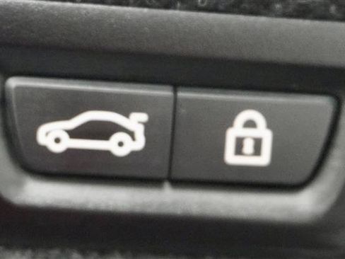 Used 2019 BMW 530e w/ Convenience Package image 49