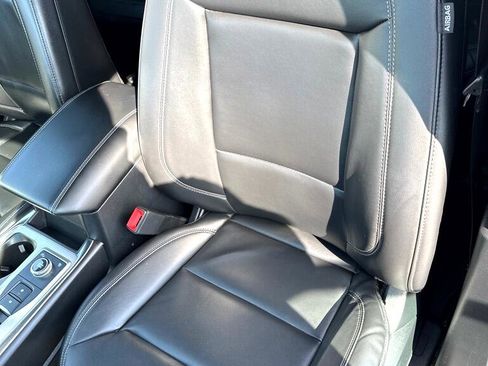 Used 2022 Ford Explorer XLT w/ Equipment Group 202A image 25