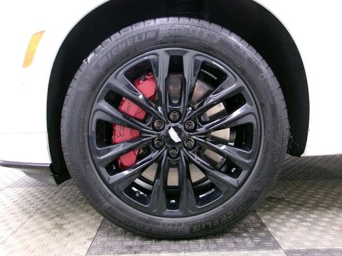 Used 2023 Cadillac XT6 Sport w/ LPO, ONYX Package image 19