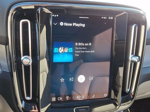 Certified 2024 Volvo XC40 B5 Plus w/ Protection Package Premier image 19