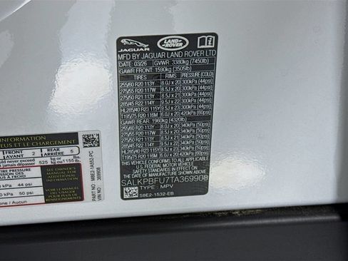 New 2026 Land Rover Range Rover Long Wheelbase SE AWD/4WD image 32