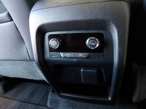 Used 2024 Chevrolet Traverse Z71 w/ Enhanced Driving Package image 24