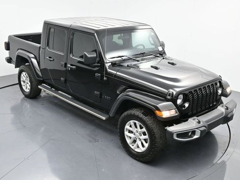 Used 2023 Jeep Gladiator Sport image 33