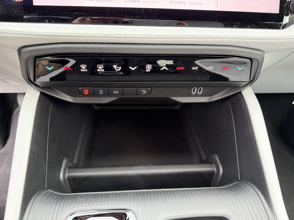New 2026 Jeep Cherokee Laredo AWD/4WD image 22