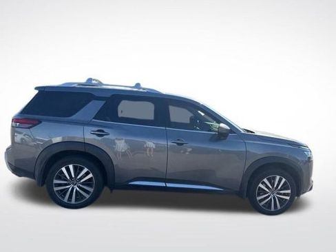 Used 2022 Nissan Pathfinder Platinum w/ Cargo Package AWD/4WD image 6