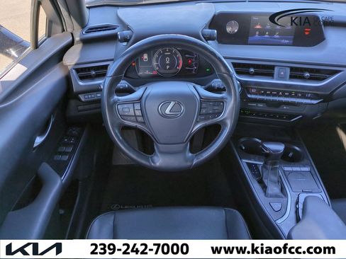 Used 2019 Lexus UX 200 image 15