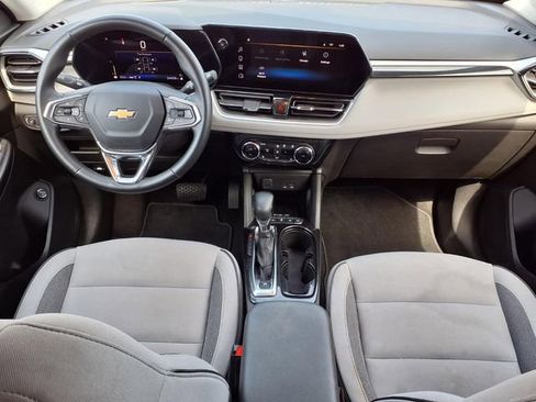 Used 2024 Chevrolet TrailBlazer LT w/ Convenience Package image 9