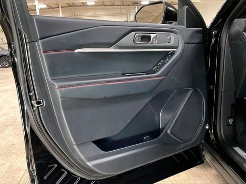 Certified 2025 Ford Explorer ST-Line w/ ST-Line Street Pack image 21