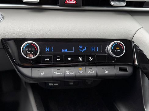 Used 2022 Hyundai Elantra SEL w/ Convenience Package image 13