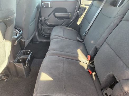 Used 2020 Jeep Wrangler Unlimited Sport image 31