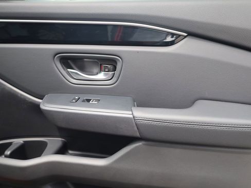 New 2025 Honda Pilot Touring image 34