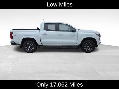 Used 2023 Chevrolet Colorado LT w/ LT Convenience Package III image 2