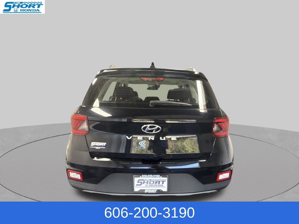 Used 2022 Hyundai Venue SEL FWD image 7