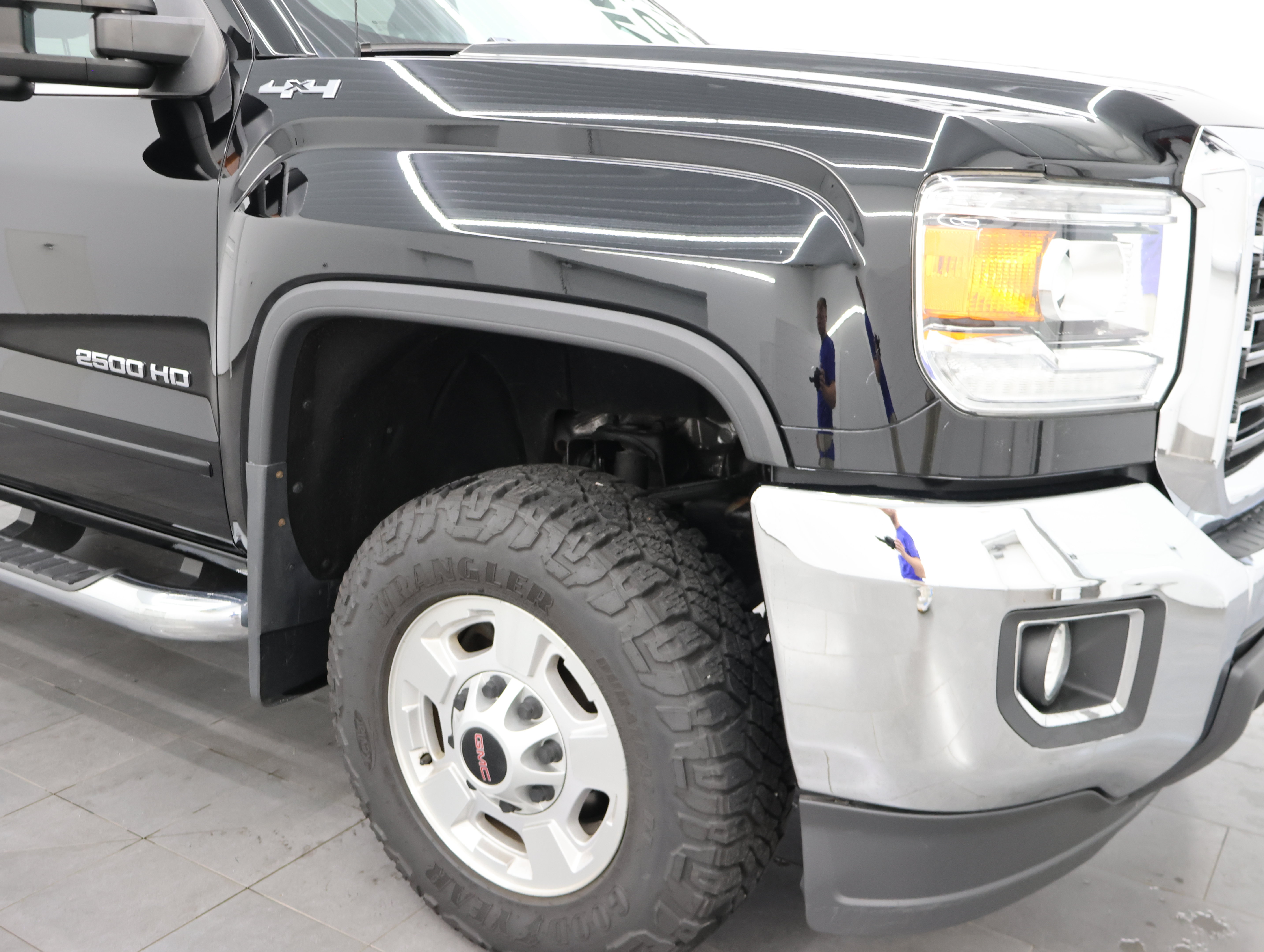 Used 2018 GMC Sierra 2500 SLE w/ HD SLE Preferred Plus Package AWD/4WD image 22