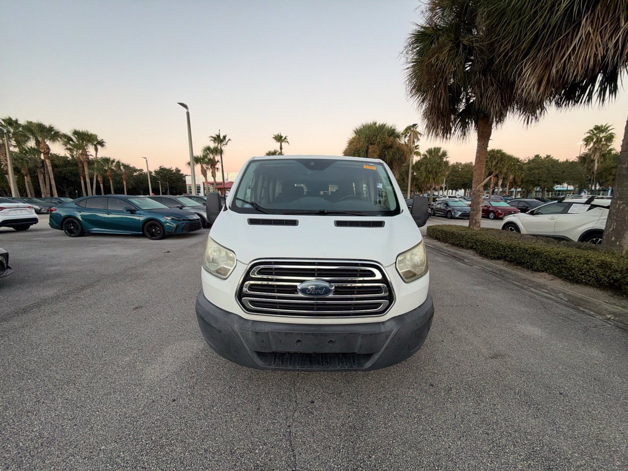 Used 2017 Ford Transit 150 XLT RWD image 5