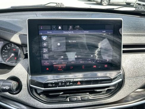 Used 2023 Jeep Compass Sport image 12