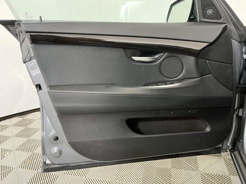 Used 2011 BMW 550i Gran Turismo xDrive image 10