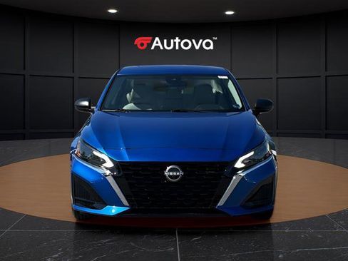 Used 2025 Nissan Altima 2.5 SV FWD image 8