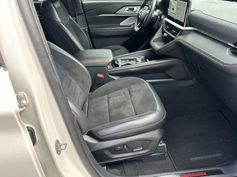 Used 2025 Ford Explorer ST AWD/4WD image 17