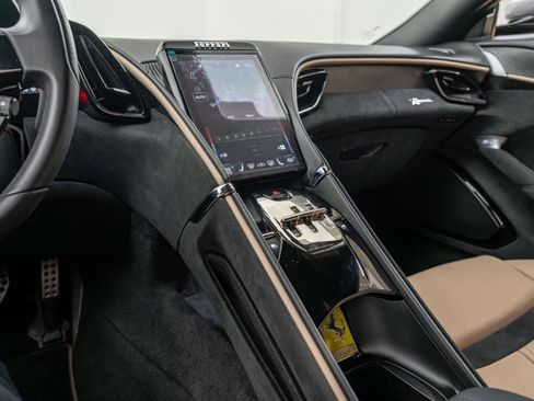 Certified 2022 Ferrari Roma image 6