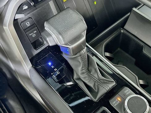 Used 2023 Toyota Tundra Platinum AWD/4WD image 34