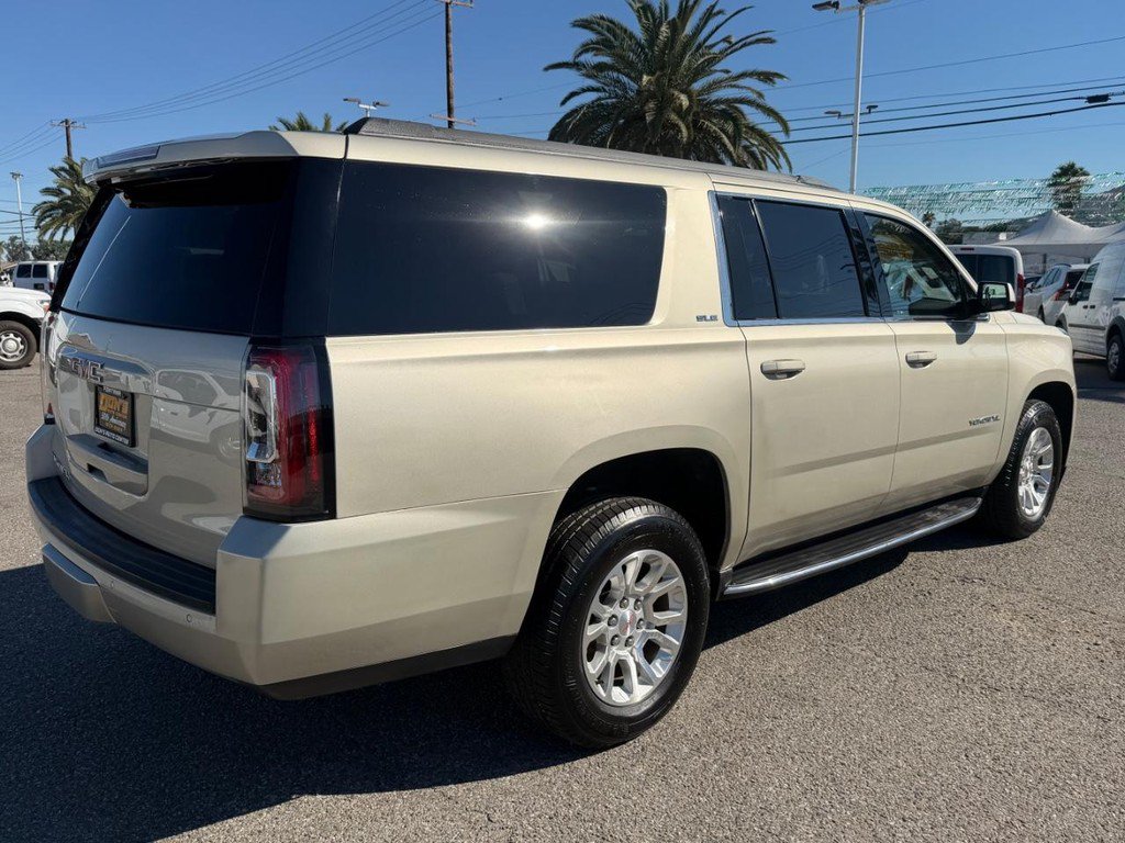 Used 2017 GMC Yukon XL SLE w/ Enhanced Driver Alert Package RWD image 6