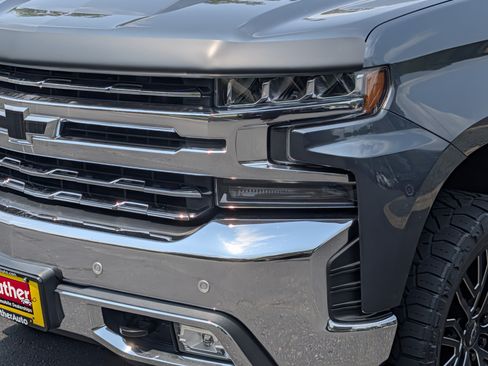 Used 2019 Chevrolet Silverado 1500 LTZ w/ LTZ Premium Package AWD/4WD image 16