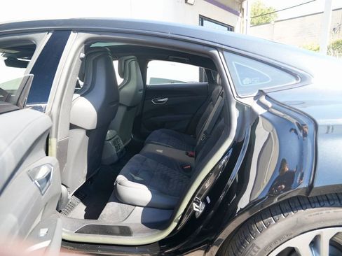 Used 2022 Audi e-tron GT Premium Plus image 19