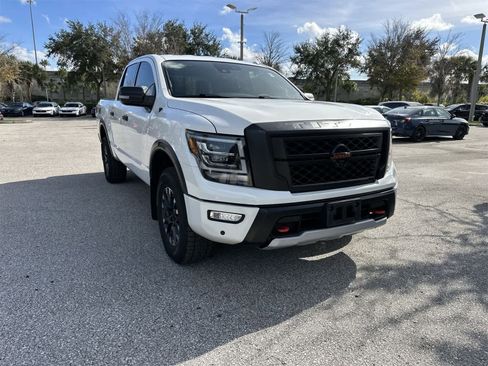 Used 2021 Nissan Titan PRO-4X w/ Pro-4x Convenience Package image 7