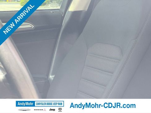 Used 2017 Ford Fusion SE w/ Fusion SE Technology Package FWD image 14