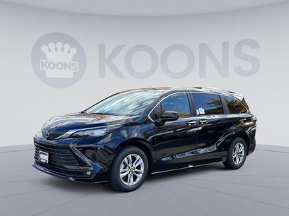 New 2025 Toyota Sienna XLE