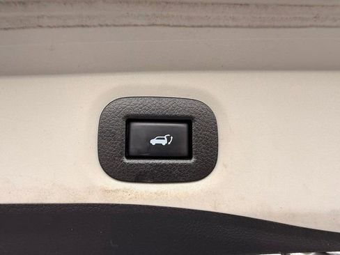 Used 2020 Nissan Rogue SV AWD/4WD image 19