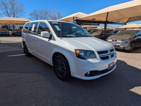 Used 2019 Dodge Grand Caravan GT image 3