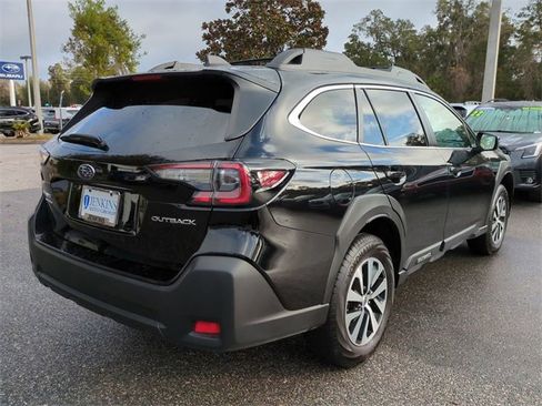 Used 2023 Subaru Outback Premium image 4