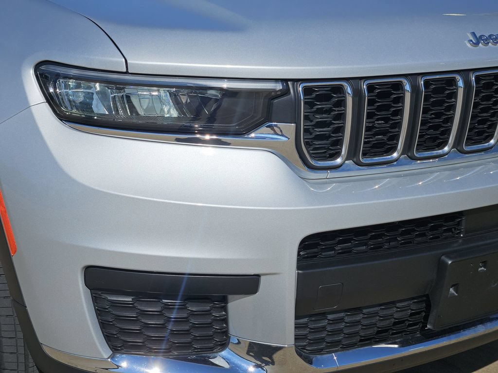 Used 2023 Jeep Grand Cherokee L Laredo AWD/4WD image 8