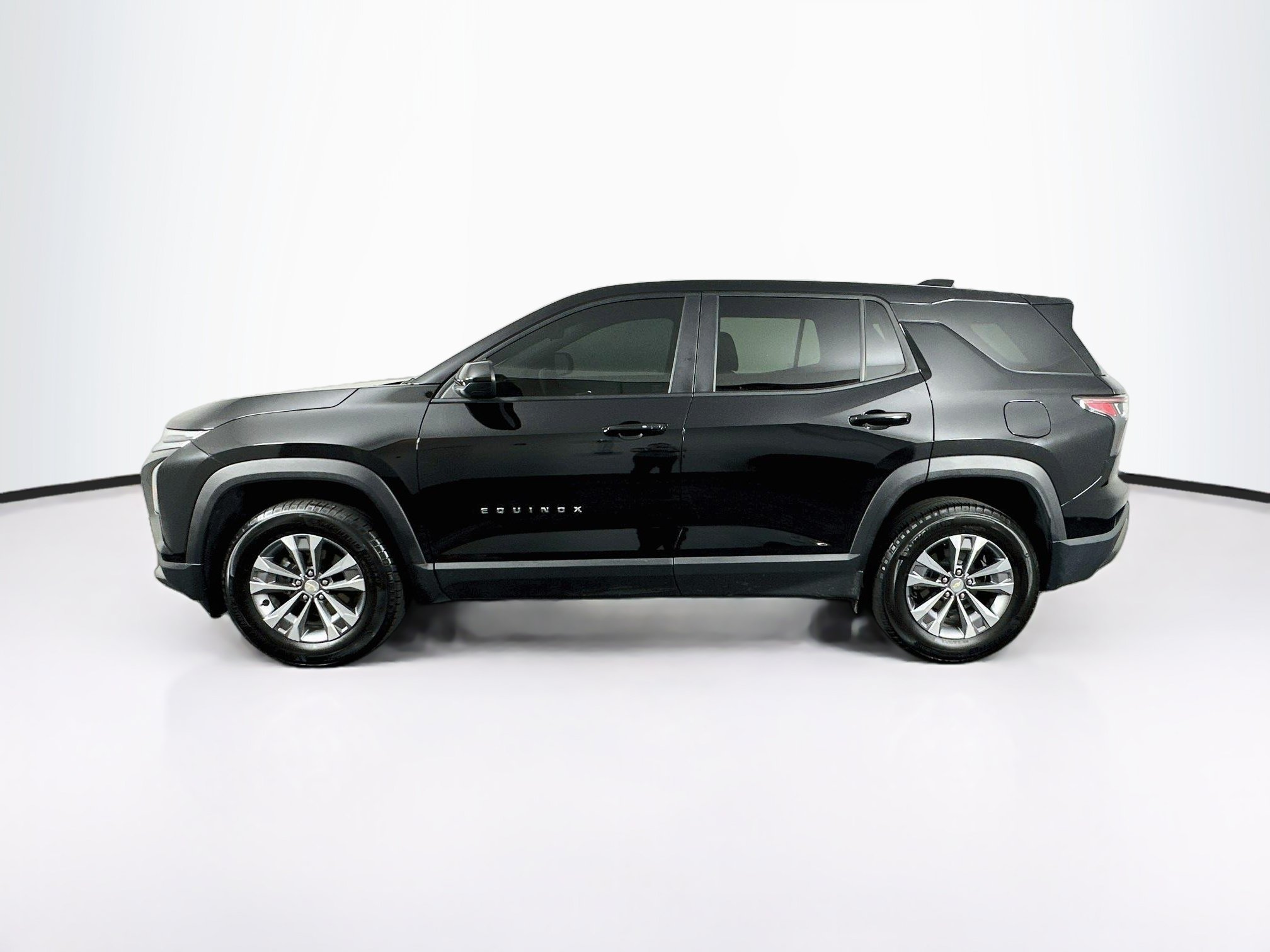 Used 2025 Chevrolet Equinox LT AWD/4WD image 4