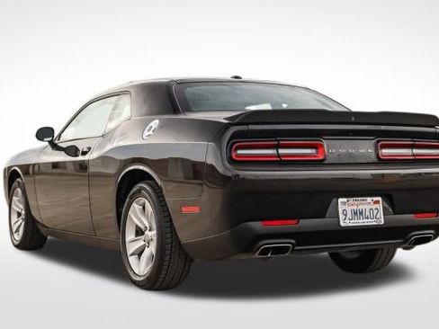 Used 2023 Dodge Challenger SXT image 7