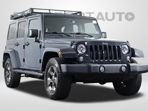 Used 2016 Jeep Wrangler Unlimited Rubicon w/ Connectivity Group AWD/4WD image 4