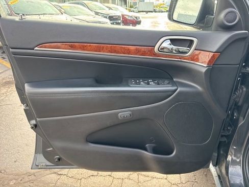 Used 2011 Jeep Grand Cherokee Limited w/ Trailer Tow Group IV AWD/4WD image 8