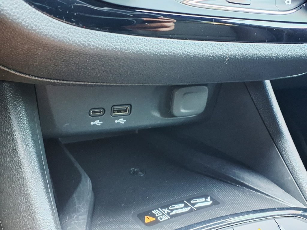 Used 2025 Buick Envista Sport Touring w/ Convenience I Package FWD image 22