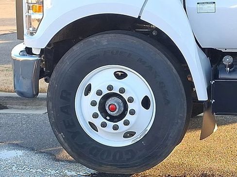 Used 2023 Ford F650 2WD Regular Cab Super Duty image 8