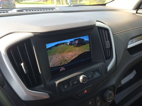 Used 2020 GMC Terrain SLE FWD image 15