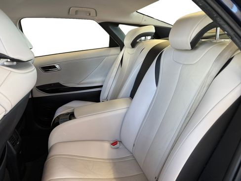Used 2019 Toyota Mirai image 10
