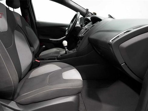 Used 2016 Ford Focus ST image 24