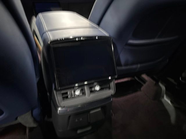 Certified 2026 Cadillac Vistiq Premium Luxury AWD/4WD image 37