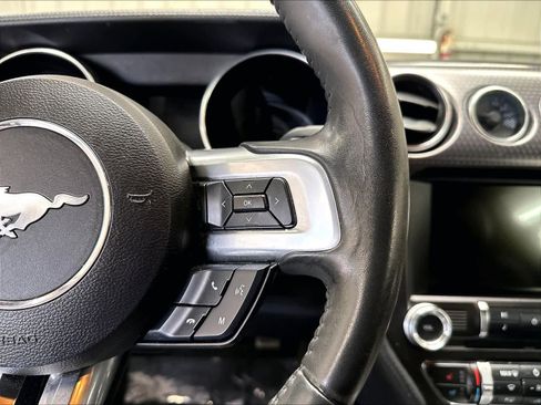 Used 2018 Ford Mustang GT Premium w/ GT Performance Package RWD image 11