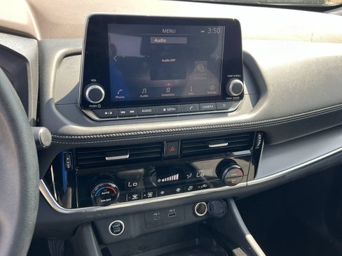 Used 2022 Nissan Rogue SV AWD/4WD image 9