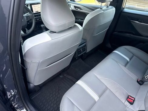 Used 2025 Toyota Camry SE FWD image 20