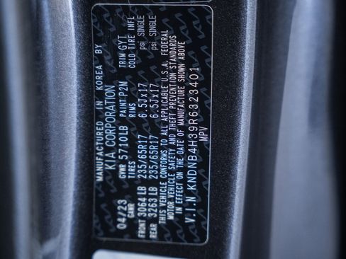 Used 2024 Kia Carnival LX image 39